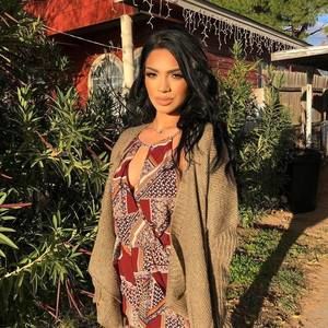 Meet your Posher, Omeaga